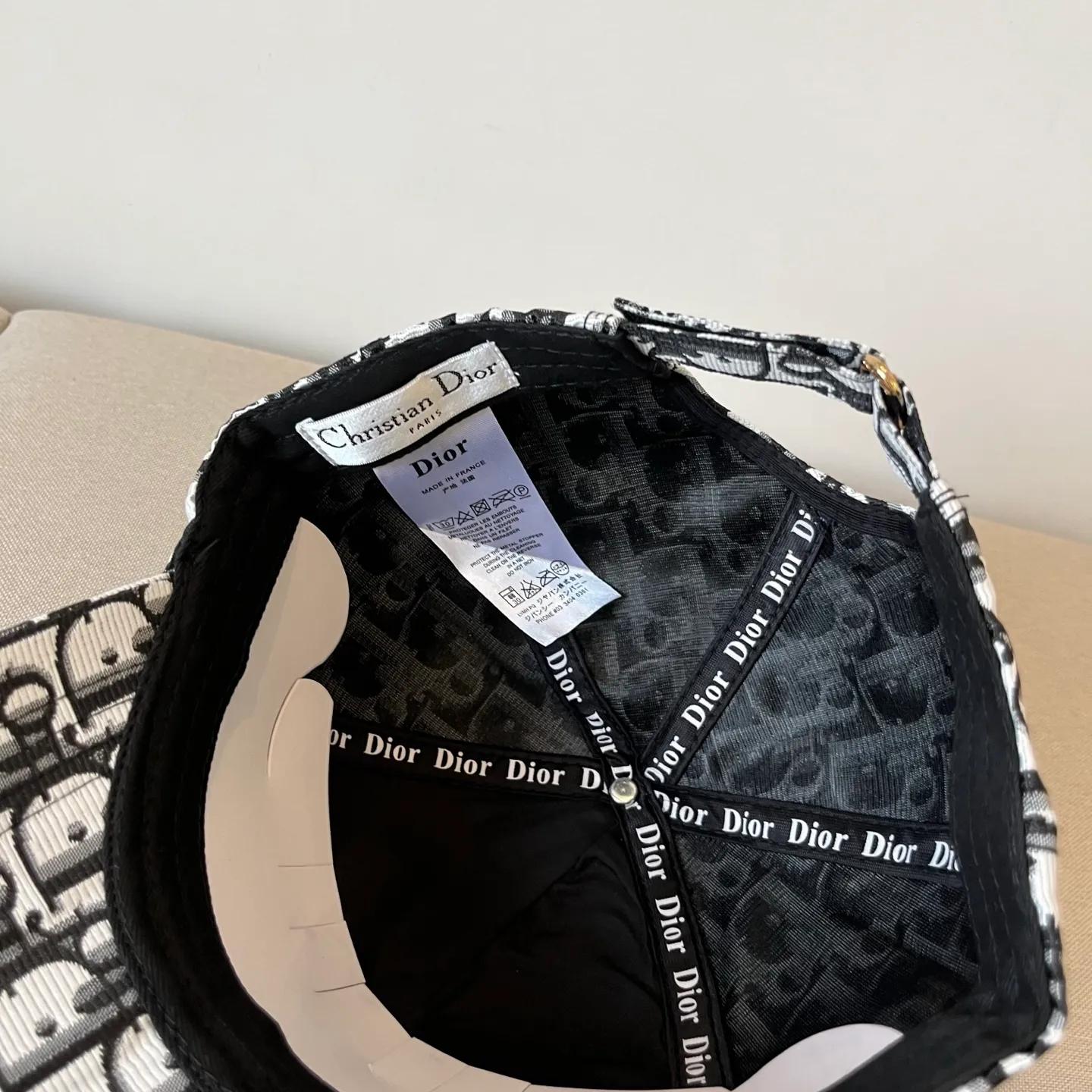 P60 [DIOR Dior] new popular simple baseball cap 🧢, new model shipped, big brand style is super easy to match, hurry up and get it!