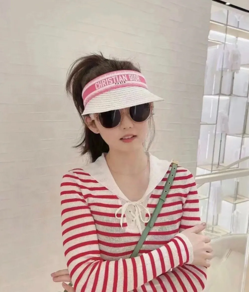 New arrival ꫛꫀꪝ ❥—— 🖤Dior’s popular papyrus empty top hat 🆕Versatile sun protection and sunshade 👌 Head circumference 55~58cm 👒Beige, white, black, pink