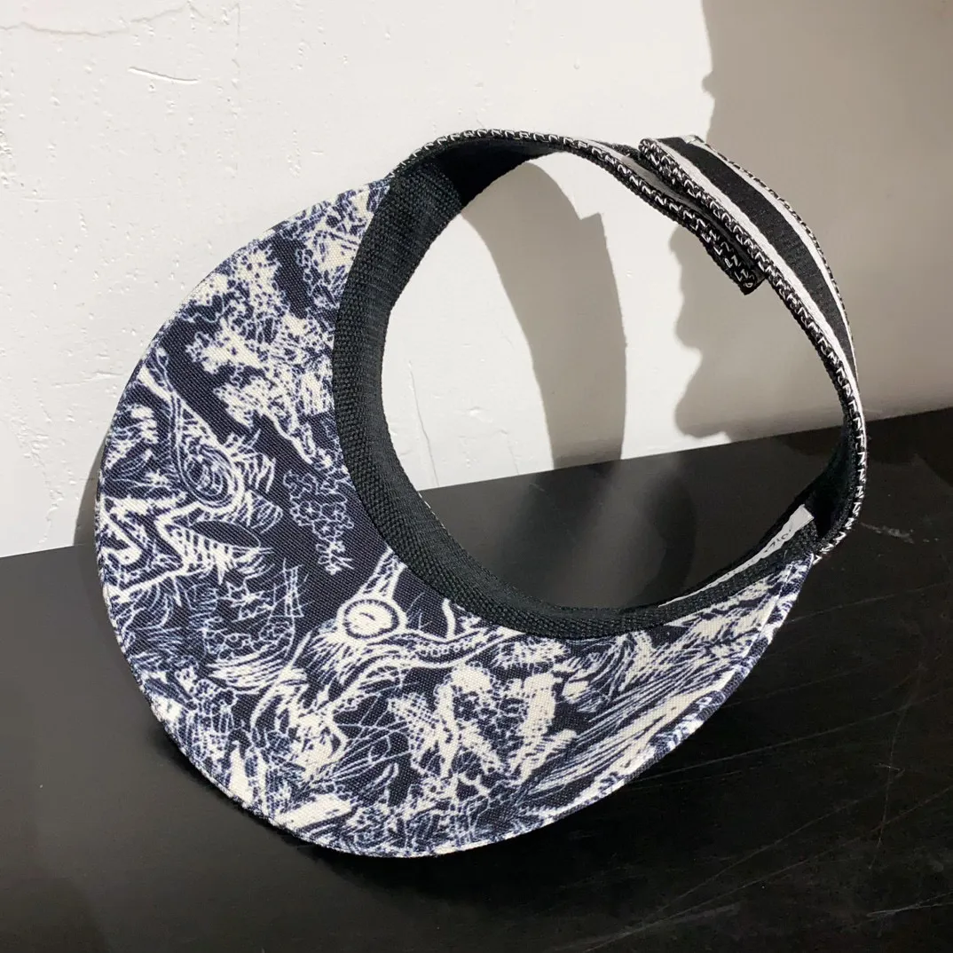 New arrival ꫛꫀꪝ ❥—— 🖤Dior’s popular empty top hat 🆕Sun protection and sun protection, versatile 👌 Head circumference 55~58cm 👒Black letters