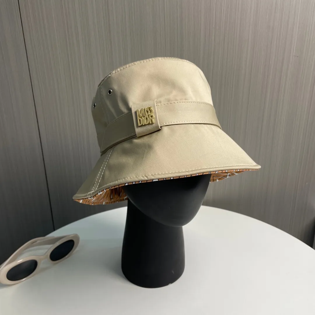 P74 Dior's new original single and double-sided fisherman hat, exquisite and pure, stylish and stylish, cool and fashionable, sold out at the counter, popular, great quality