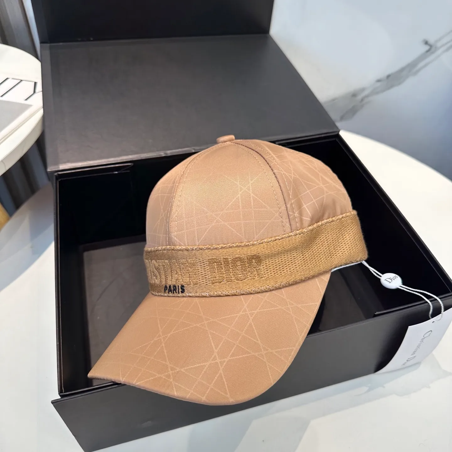 P60 Dior👒 high version web logo baseball cap🧢, super high sun protection index, especially small face, stylish but not soft, can be folded at will, easy to carry🤗