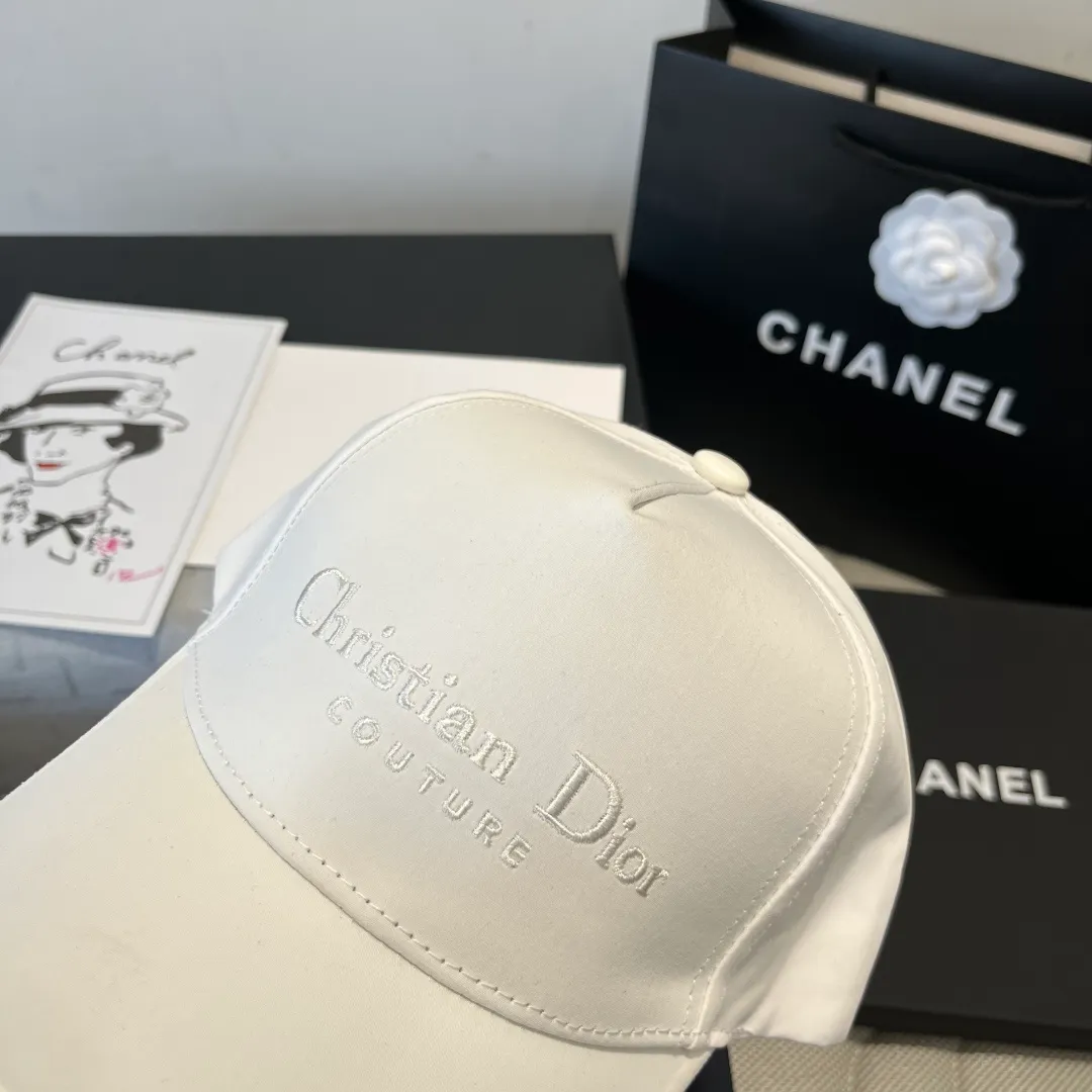 80¥ Dior new peaked cap, baseball cap, head circumference 57cm