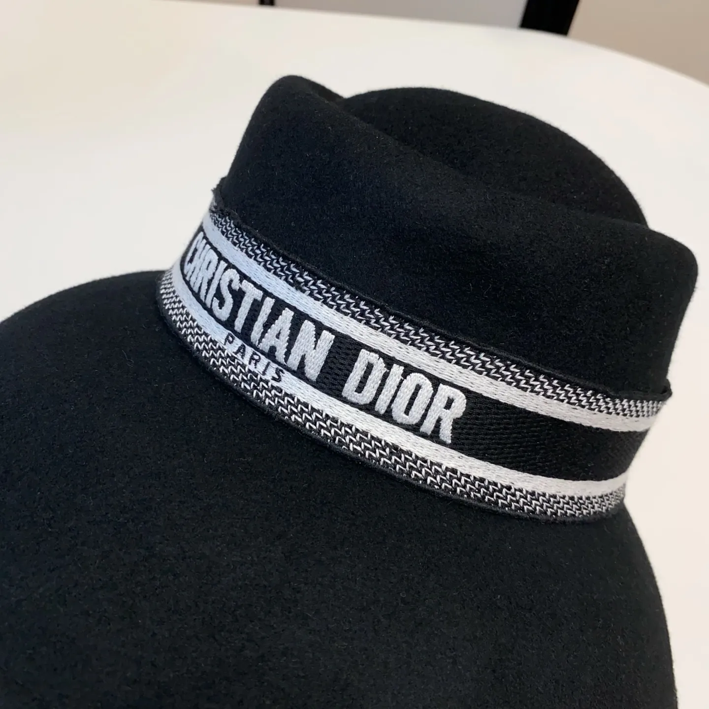 🆕25 new autumn and winter style 🍂Exclusively customized basin hat 🐑Imported Australian wool Dior embroidered letter basin hat ✨Head and tail can be adjusted from 55 to 57.5cm 🛒Black khaki