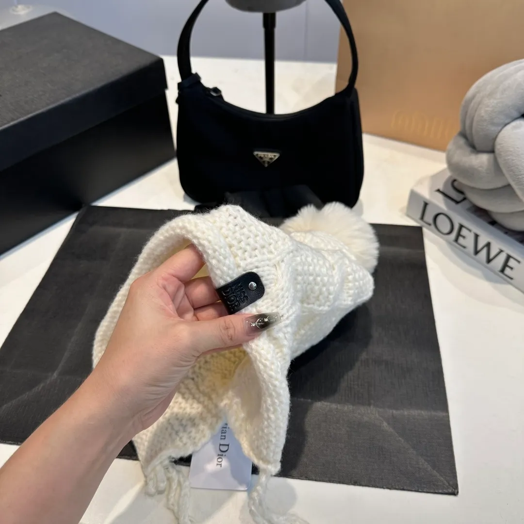 P70 Dior knitted beanie hat