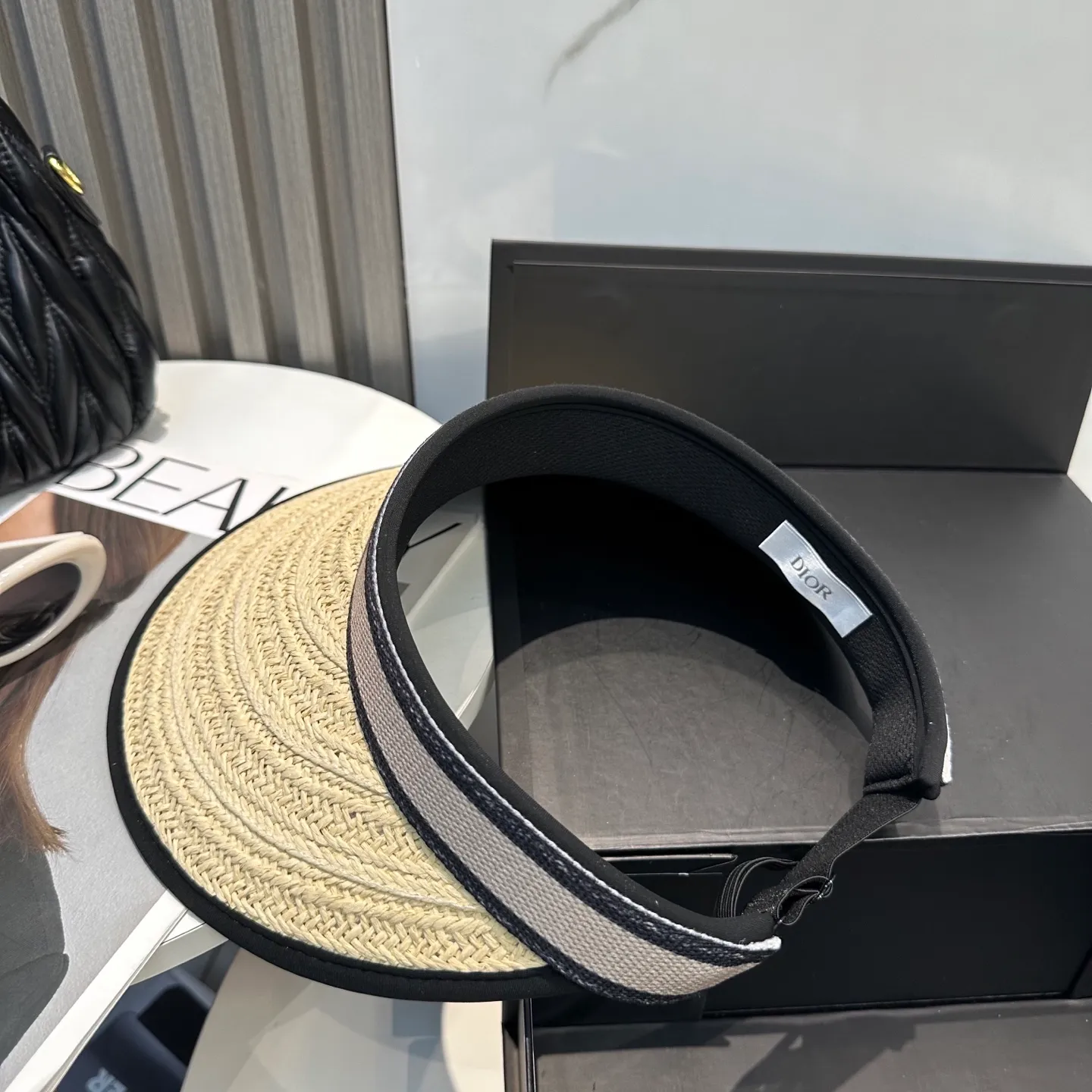 P80💛 Comes with dust bag Dior 2025 new sun visor hollow top headband hat, 🔆 versatile sun visor ~ a great tool for casual outings, a huge anti-scratch! Love it so much 💕