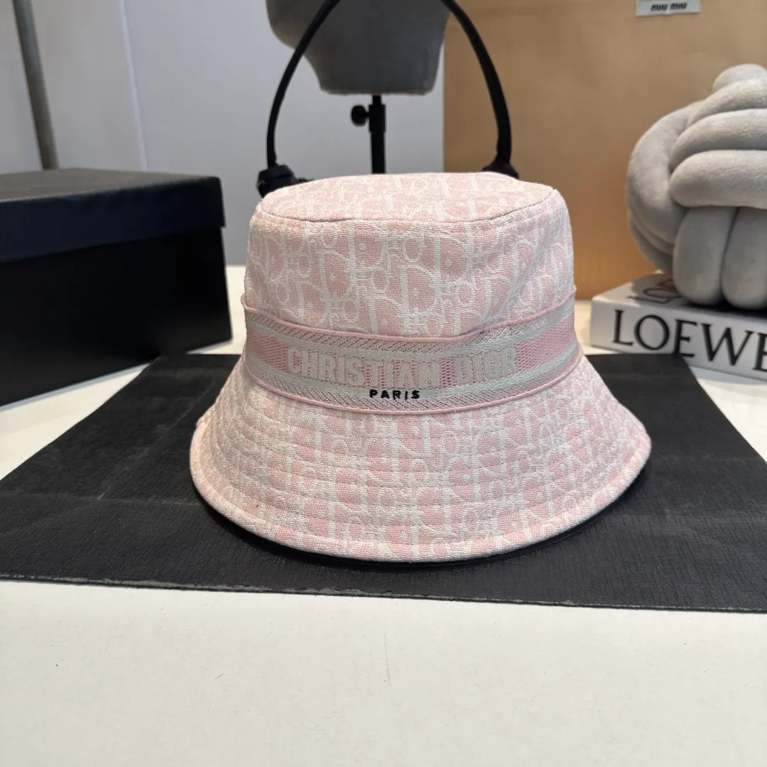 P70 Dior (Dior) new original fisherman hat, exquisite and pure, stylish and stylish, cool and fashionable, out of stock at the counter, popular, excellent quality