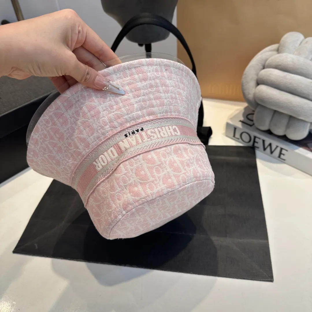 P70 Dior (Dior) new original fisherman hat, exquisite and pure, stylish and stylish, cool and fashionable, out of stock at the counter, popular, excellent quality