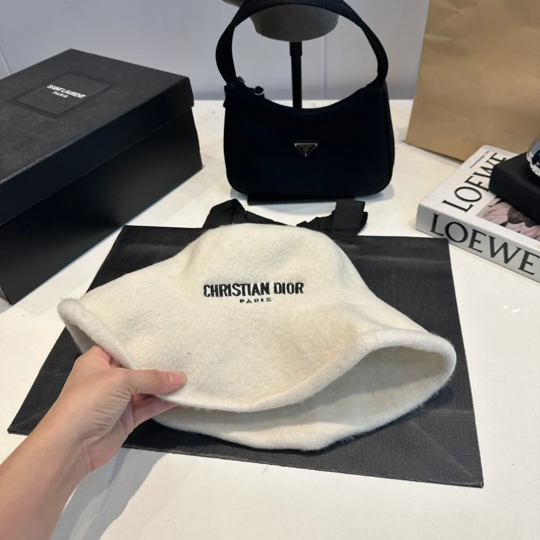 P170 Dior's new wool original single bucket hat, exquisite and pure, stylish and stylish, cool and fashionable, sold out at the counter, popular, great quality