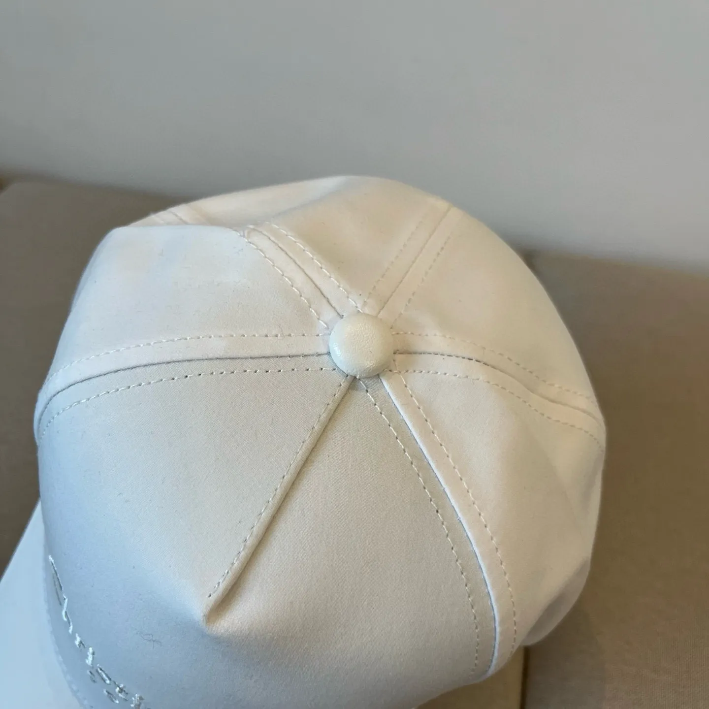 P66 [DIOR Dior] new popular simple baseball cap 🧢, new model shipped, big brand style is super easy to match, hurry up and get it!