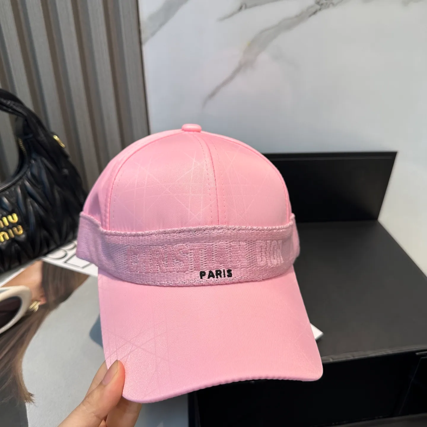 P70 Dior👒 high version webbing logo baseball cap🧢, super high sun protection index, especially small face, stylish but not soft, can be folded at will, easy to carry🤗