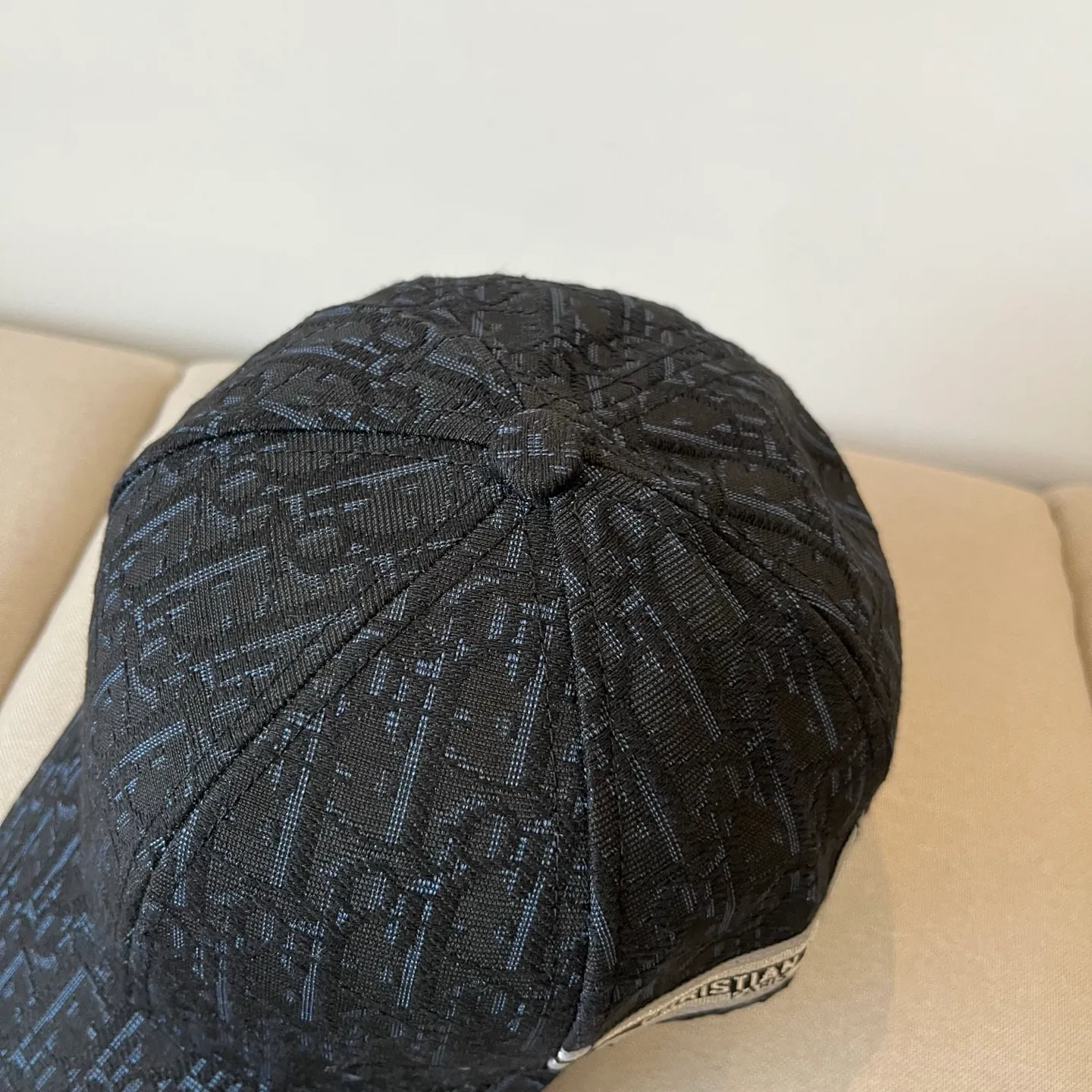 P60 [DIOR Dior] new popular simple baseball cap 🧢, new model shipped, big brand style is super easy to match, hurry up and get it!