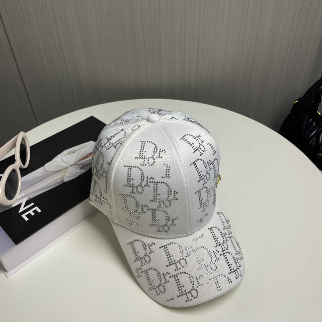 P80 Dior🧢 High version shipped, full diamond logo baseball cap, very classic classic, popular retro beauty, usable in all seasons, a must-have when going out, very flattering