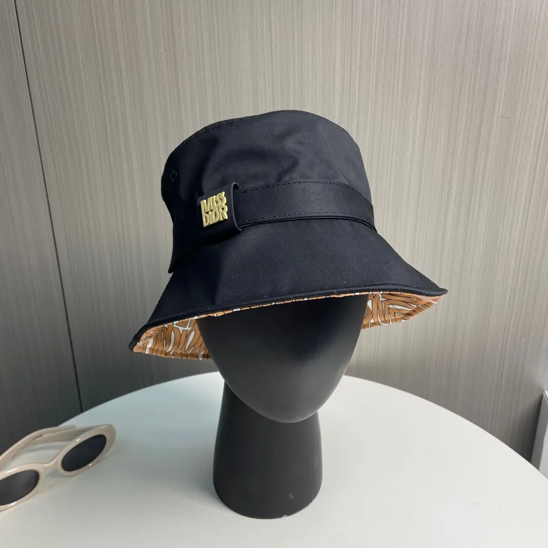 P74 Dior's new original single and double-sided fisherman hat, exquisite and pure, stylish and stylish, cool and fashionable, sold out at the counter, popular, great quality