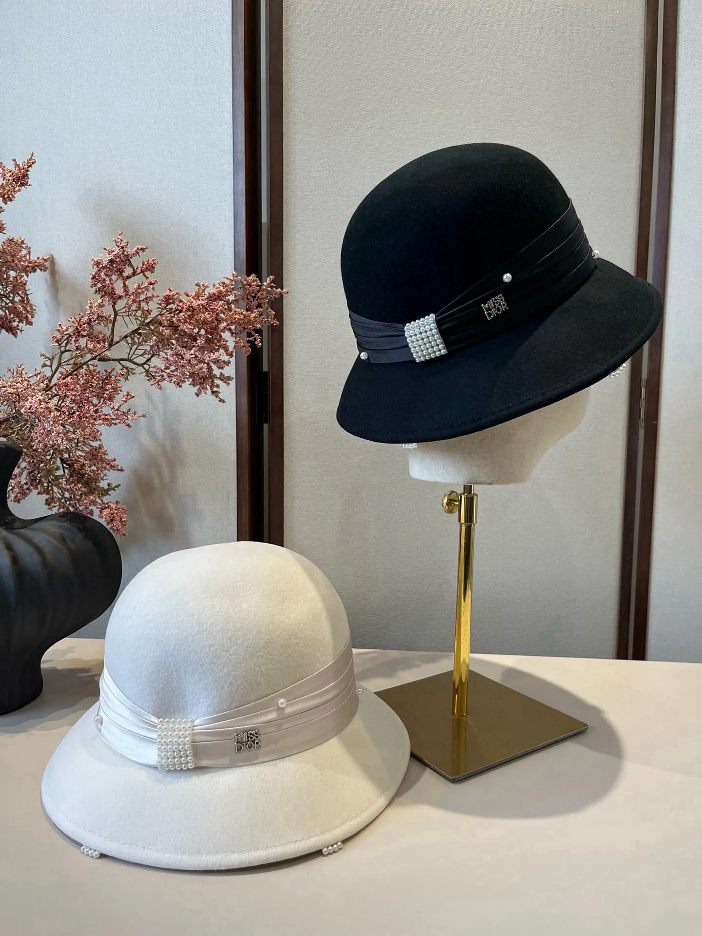 💰220¥ White Dior autumn and winter new wool basin hat, 100% wool fabric%, head circumference 57cm