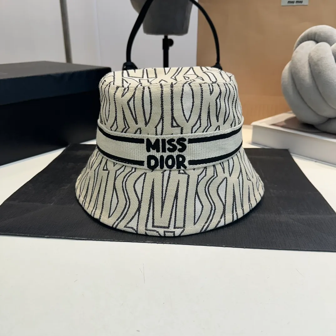 P70 DIOR Dior 2024 new big-name bucket hat ~ simple and elegant, counter synchronization ~ men's and women's styles