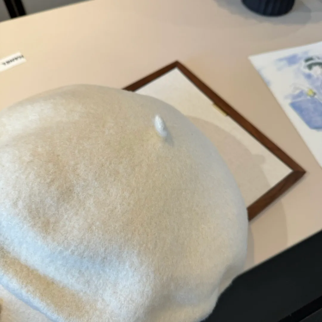 💰130¥ Dior wool painter's cap, 100% wool🦙% fabric, head circumference 57cm