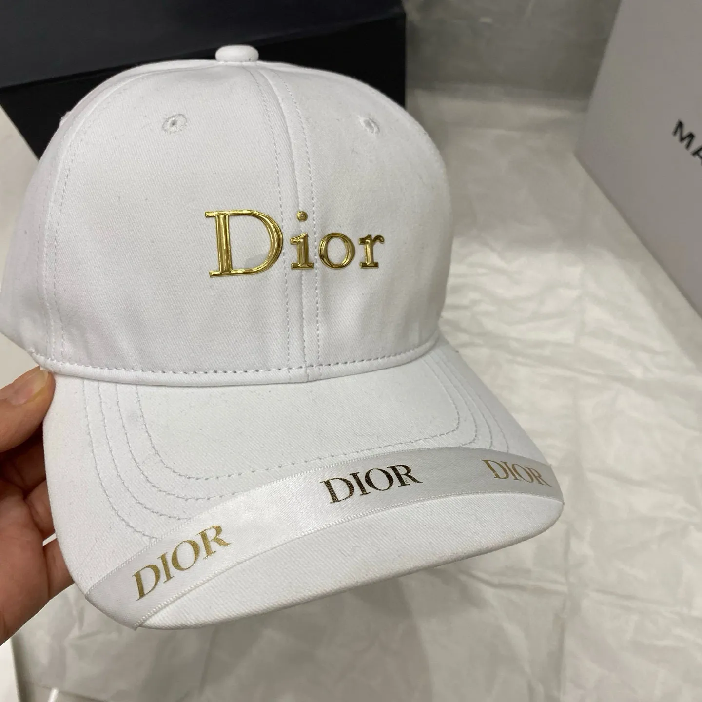 P60 [DIOR Dior] new popular simple baseball cap 🧢, new model shipped, big brand style is super easy to match, hurry up and get it!