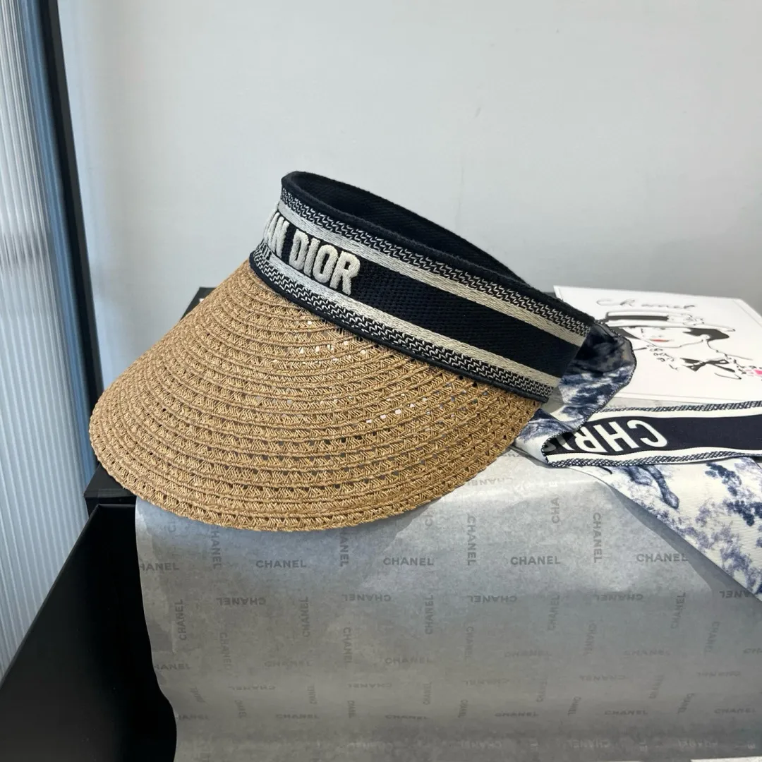 💰160¥ Original item, DIOR new summer silk scarf sun hat is a must-have for good-looking girls. I am facing the strong sun and just want to hold an umbrella for you. No one is holding an umbrella for you, so come and wear a DIOR sun hat [Yeah]