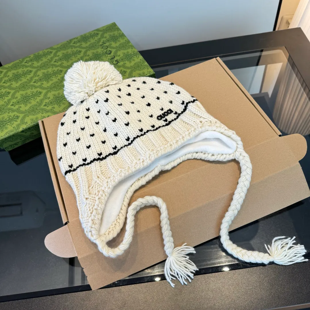 💰100¥ Gucci new knitted ear protection hat, head circumference 57cm
