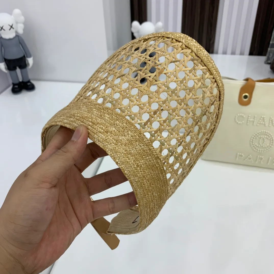 P100 original development! GUCCI counter's new sun protection empty top hat, ultra-fine wheat straw brown decoration, practical and fashionable, the color combination is absolutely nice! Simple and elegant, fashionable trendsetter, the same styles for major celebrities~Internet celebrities have been reserved❤ Recognize the details🌈Hang tags and internal labels are all available