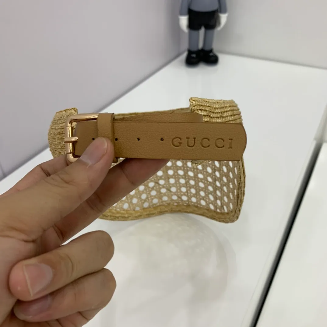 P100 original development! GUCCI counter's new sun protection empty top hat, ultra-fine wheat straw brown decoration, practical and fashionable, the color combination is absolutely nice! Simple and elegant, fashionable trendsetter, the same styles for major celebrities~Internet celebrities have been reserved❤ Recognize the details🌈Hang tags and internal labels are all available