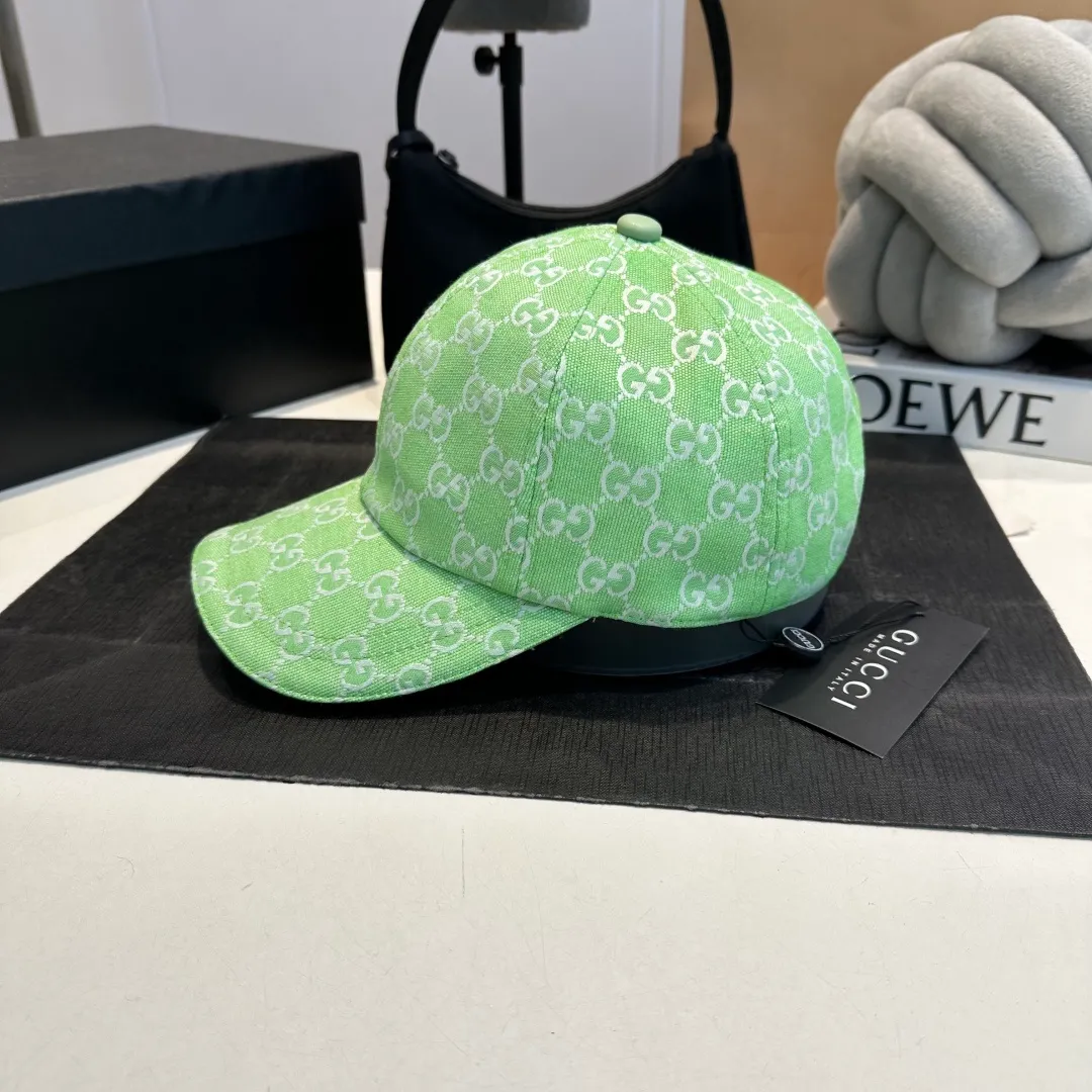 P60 Gucci Baseball Cap♥️GUCCI🧢New product from the official website, baseball cap, original quality, very popular 🔥🎩 The craftsmanship is very exquisite, high-end and classy! Low-key luxury, easy to carry! Running volume!