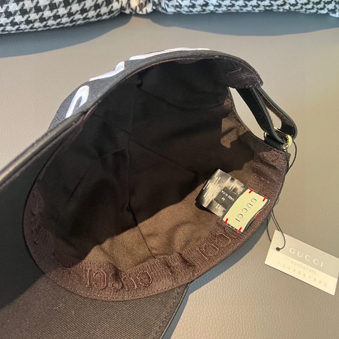 P90, Gucci (Gucci) new original baseball cap, Loved series, 1:1 mold customization, heavy embroidery, details comparable to counters, original canvas fabric + first-layer cowhide, excellent quality! The first choice for handsome men and beautiful women, fashionable and versatile. Basic head circumference 56, adjustable patch