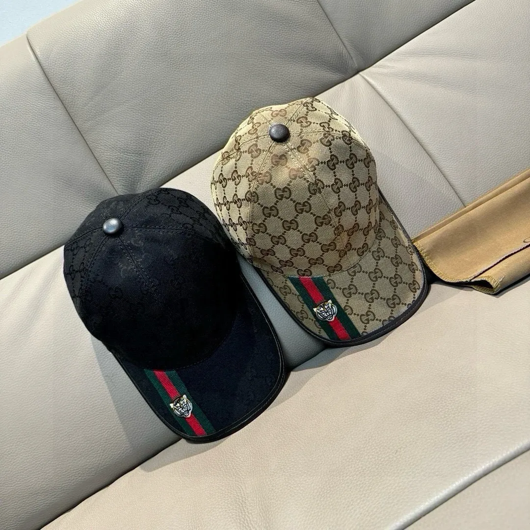 P150, Gucci's new original baseball cap, tiger head webbing, 1:1 mold customization, heavy embroidery, details comparable to those at counters, original canvas fabric + first-layer cowhide, great quality! The first choice for handsome men and beautiful women, fashionable and versatile. The basic head circumference is 56cm, and the patch is adjustable.