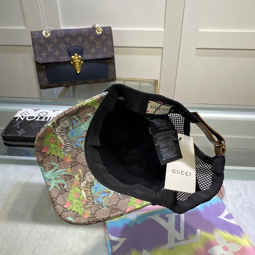 P70💰Gucci Baseball Cap GUCCI🧢Original quality is now available 🔥🎩 The craftsmanship is very exquisite, high-end and classy! Low-key luxury, easy to carry! Running volume! 【68211469】