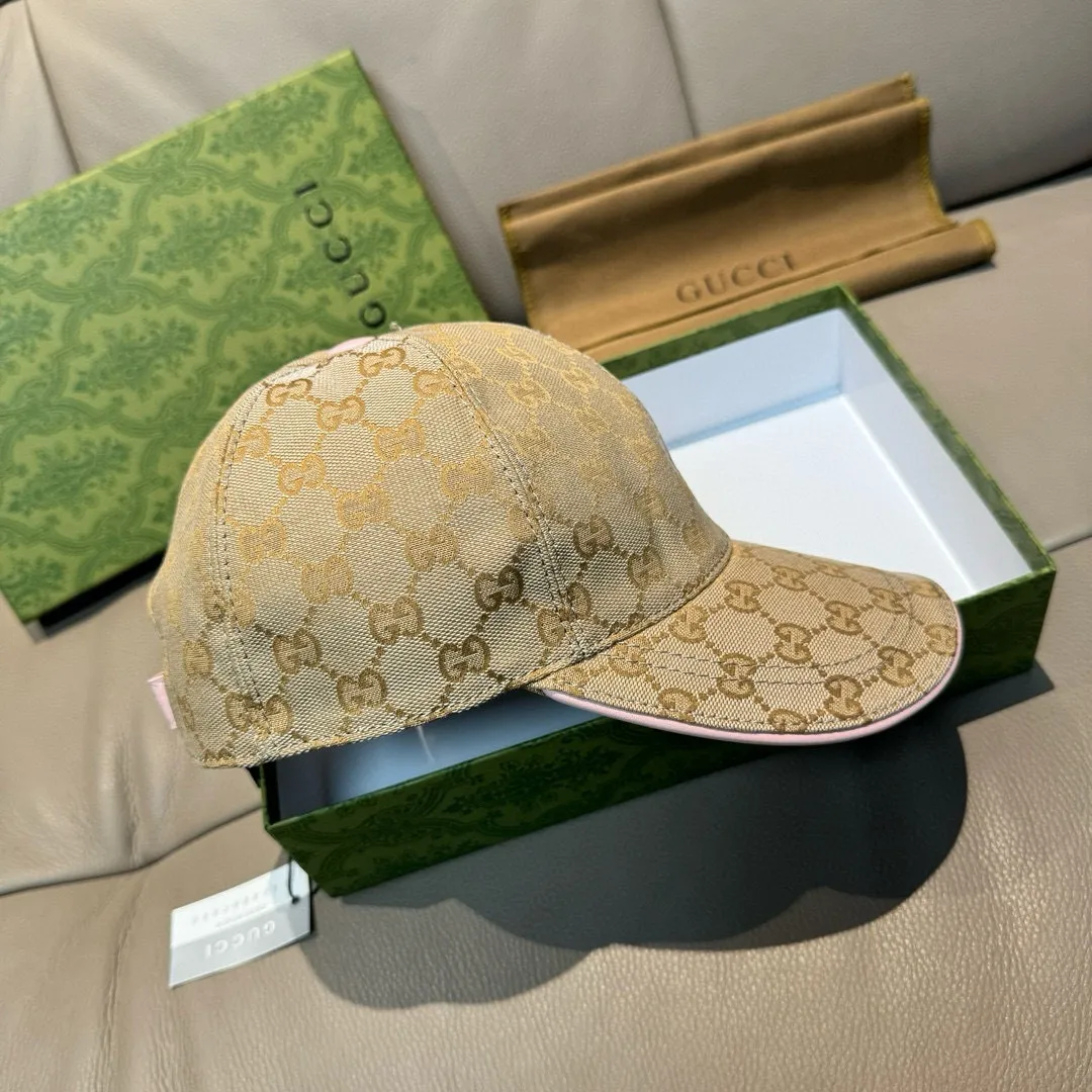 p90 ten thousand year classic model shipped!   , Gucci (Gucci) classic original baseball cap 😍😍 1:1 mold opening and customization at the counter, the highest version, original canvas fabric + first layer of cowhide, light and breathable! Photographed in real life, suitable for men and women in all seasons, basic head circumference 56cm, adjustable patches.