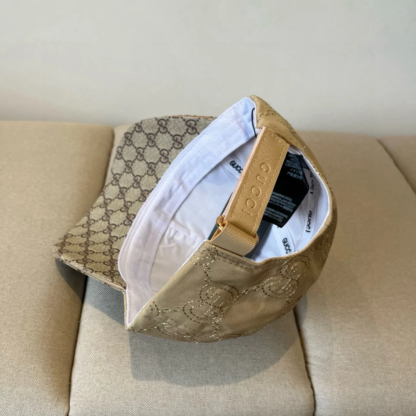P60 Gucci Baseball Cap♥️GUCCI🧢New product from the official website, baseball cap, original quality, very popular 🔥🎩 The craftsmanship is very exquisite, high-end and classy! Low-key luxury, easy to carry! Running volume!