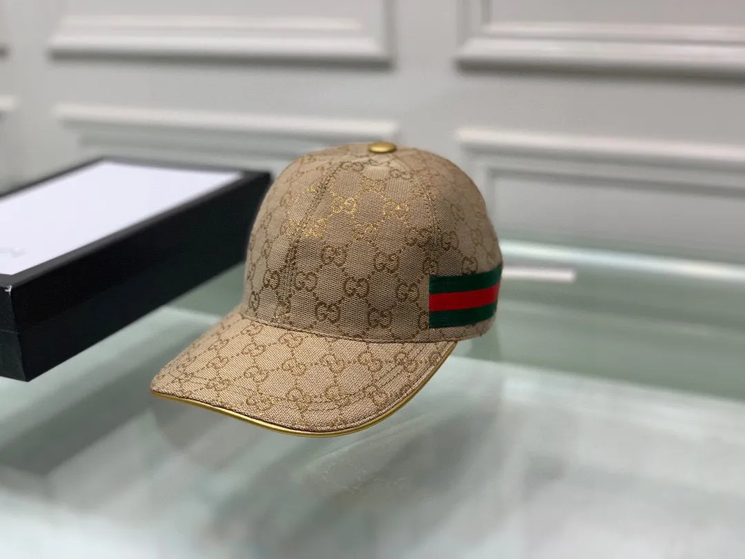 🉐90 Comes with box bag, Gucci classic original baseball cap😍😍gold logo. 1:1 mold opening and customization at the counter, the highest version, original canvas + first-layer cowhide, pure cotton lining, light and breathable! Photographed in real life, suitable for men and women in all seasons, basic head circumference 56cm, adjustable patches.