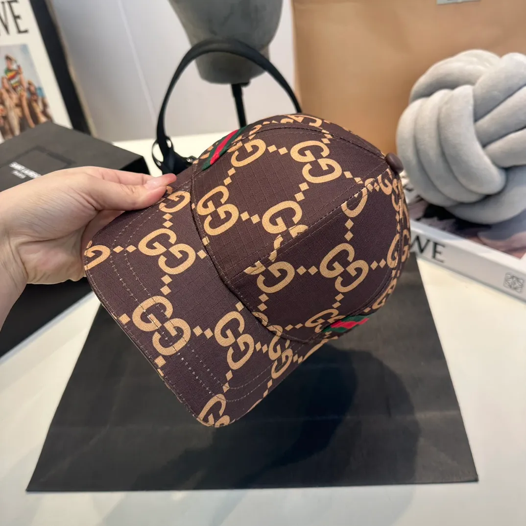 P60 GUCCI 2024 official website baseball cap, original quality is very popular 🔥🎩 The craftsmanship is very exquisite, high-end and classy! Low-key luxury, easy to carry! Running volume!
