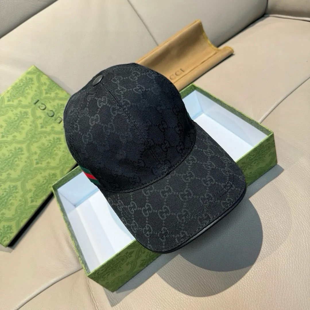 p900000 classic model! Apricot color, black, available in S and L sizes, Gucci (Gucci) classic original baseball cap 😍😍Customized with 1:1 mold opening at the counter, the highest version, original canvas fabric + first-layer cowhide, light and breathable! Photographed in real life, suitable for men and women in all seasons, basic head circumference 56cm, adjustable patches.