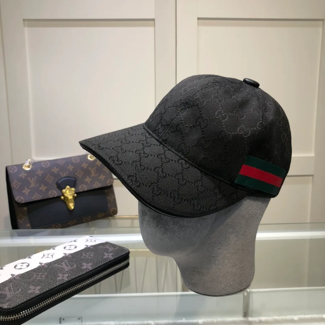 P60 with dust bag Gucci (Gucci) classic quotation original baseball cap, logo webbing, 1:1 mold customization, original canvas + first-layer cowhide, popular purchasing agent, versatile style for men and women, great quality! The basic head circumference is 56cm, and the patch is adjustable.