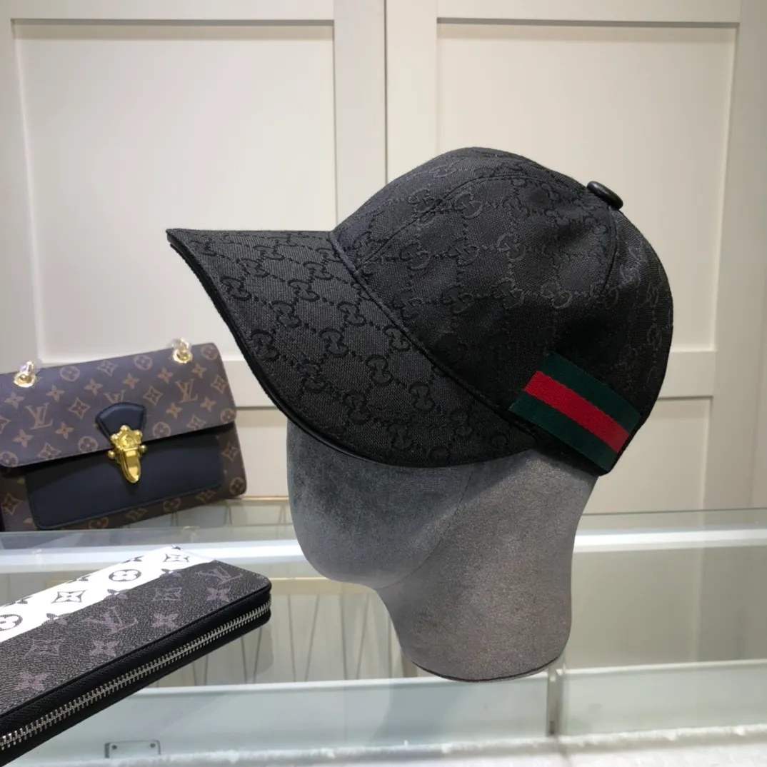 P60 with dust bag Gucci (Gucci) classic quotation original baseball cap, logo webbing, 1:1 mold customization, original canvas + first-layer cowhide, popular purchasing agent, versatile style for men and women, great quality! The basic head circumference is 56cm, and the patch is adjustable.