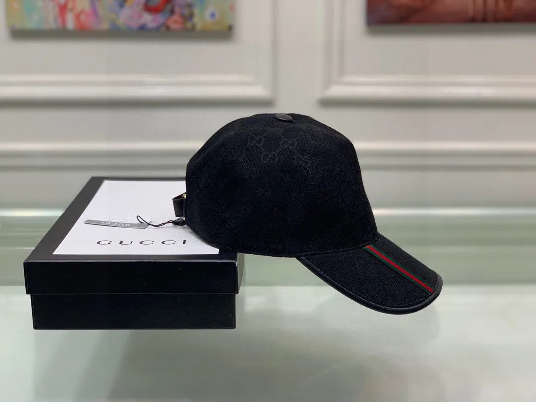 🉐110 Comes with packaging bag, Gucci (Gucci) classic original baseball cap, small vertical webbing, 1:1 mold opening and customization, original canvas fabric + first-layer cowhide, genuine leather edging, handsome and fashionable, popular for purchasing, versatile style for men and women, great quality! The basic head circumference is 56cm, and the patch is adjustable.