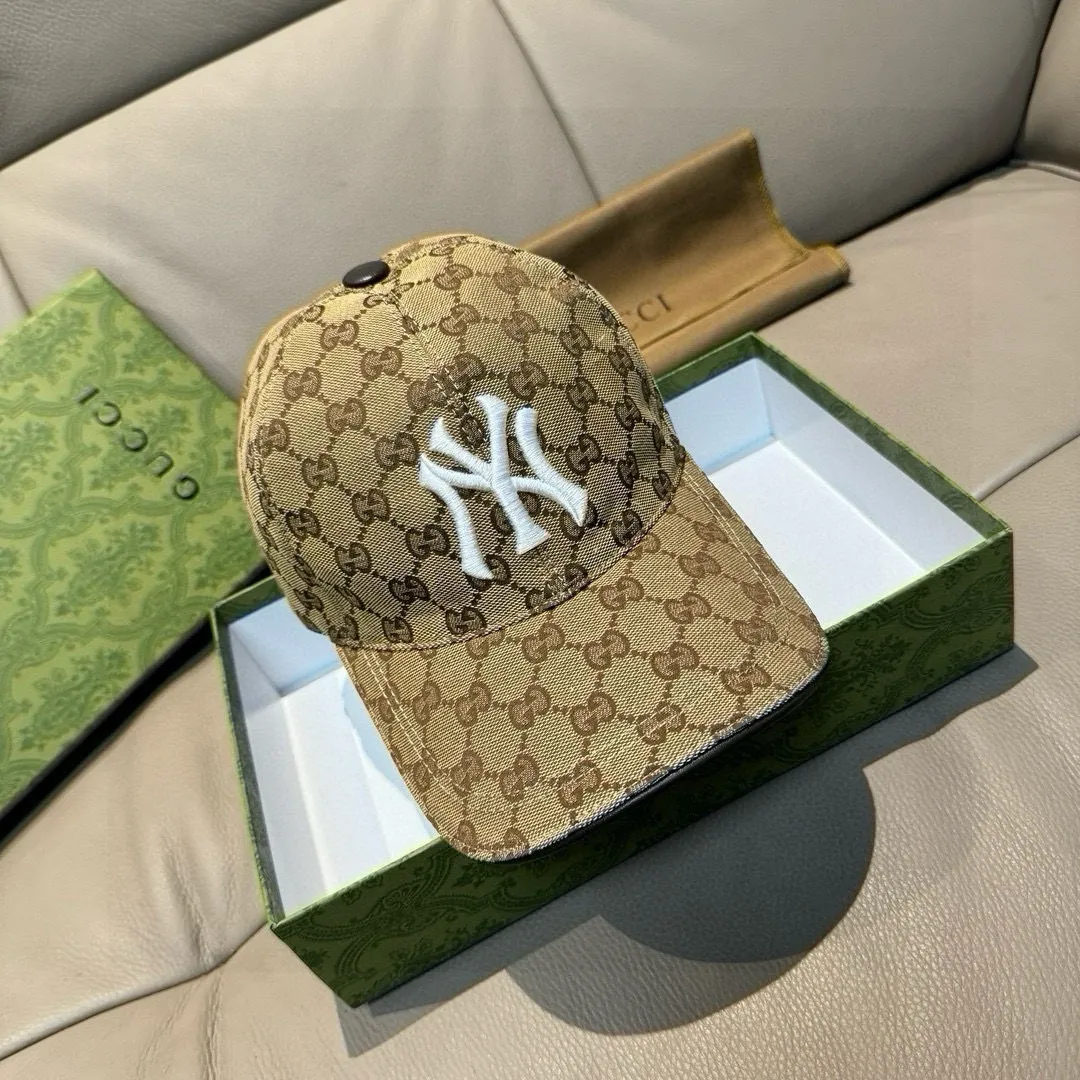 P90 hot-selling full-color NY&Gucci (Gucci) cooperation baseball cap, the latest model at the counter, NY embroidery, 1:1 mold customization, original breathable sail fabric + first-layer cowhide, perfect details, original quality, exclusive physical shooting, suitable for men and women.  , four colors are in stock at the counter!