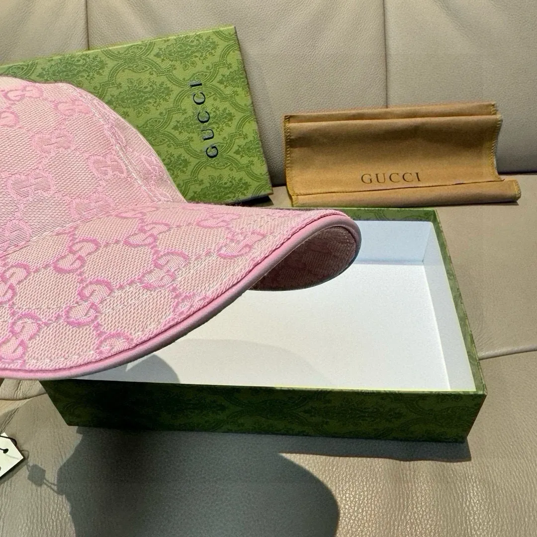 p90, Gucci (Gucci) new spring and summer original baseball cap, logo webbing, 1:1 mold customization, original canvas + first-layer cowhide, popular purchasing agent, versatile style for men and women, great quality! The basic head circumference is 56cm, and the patch is adjustable.