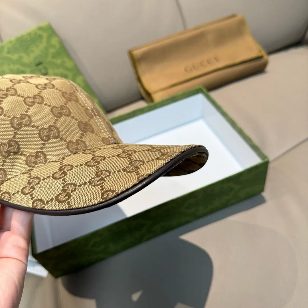p90, Gucci (Gucci) new spring and summer original baseball cap, logo webbing, 1:1 mold customization, original canvas + first-layer cowhide, popular purchasing agent, versatile style for men and women, great quality! The basic head circumference is 56cm, and the patch is adjustable.