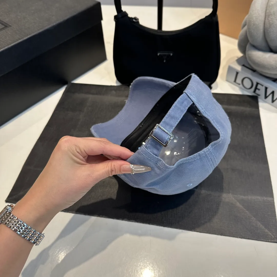 P60 GUCCI ripped baseball cap, the original quality is very popular, the craftsmanship is very exquisite, the atmosphere is high-end and classy! Low-key luxury, easy to carry! Running volume!