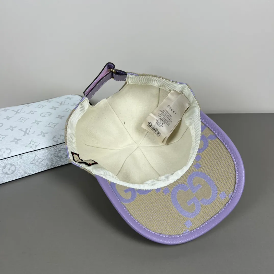 80💰Gucci (Gucci) new original baseball cap, metal small double G, the latest model at the counter, 1:1 mold customization, genuine mold hardware, original canvas fabric + first layer of cowhide, original quality! The quality is great, the basic head circumference is 56cm, and the patch is adjustable.
