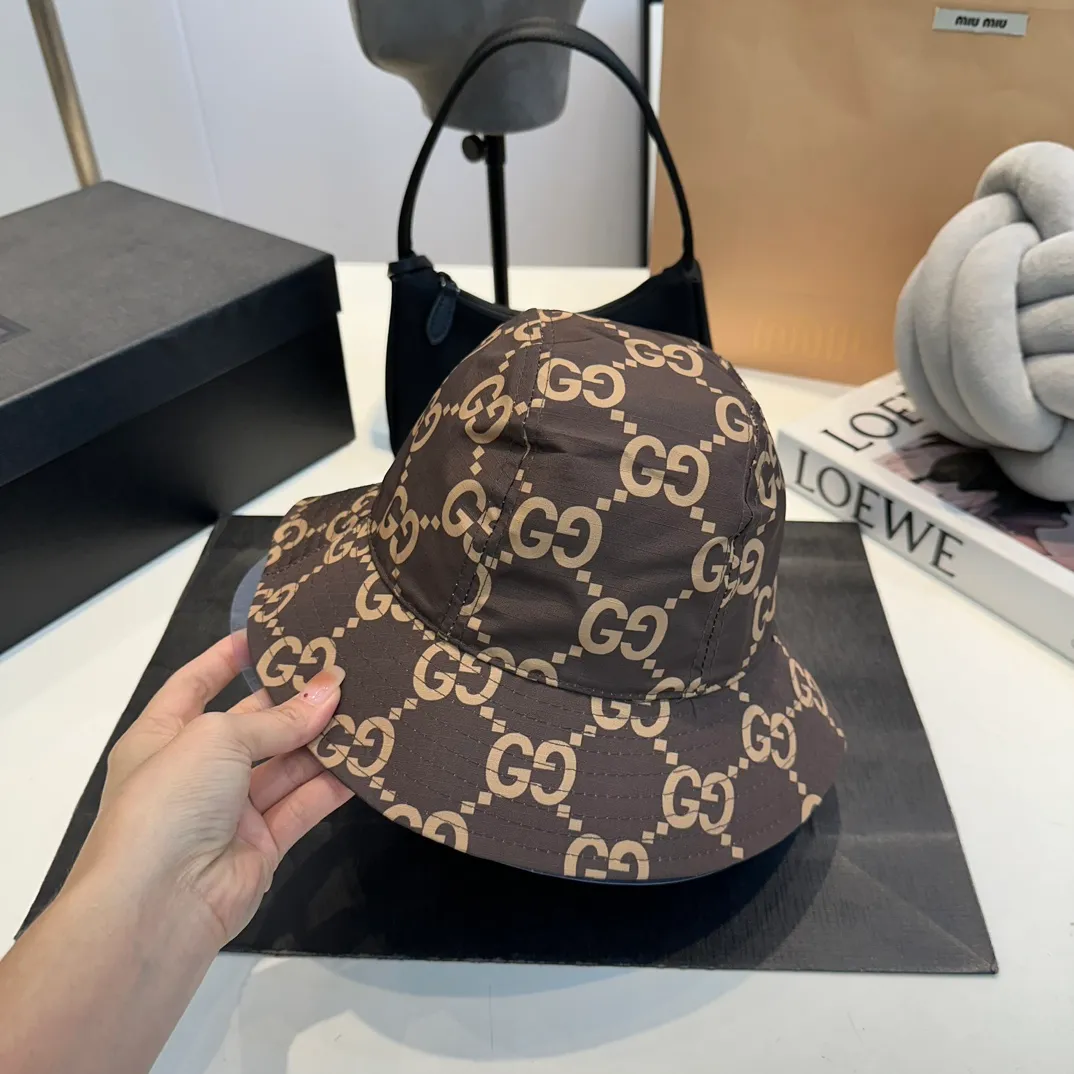 P50 GUCCI bucket hat, a new product from the official website, the original quality of the fisherman hat is very popular 🔥🎩 The craftsmanship is very exquisite, high-end and classy! Low-key luxury, easy to carry! Running volume!