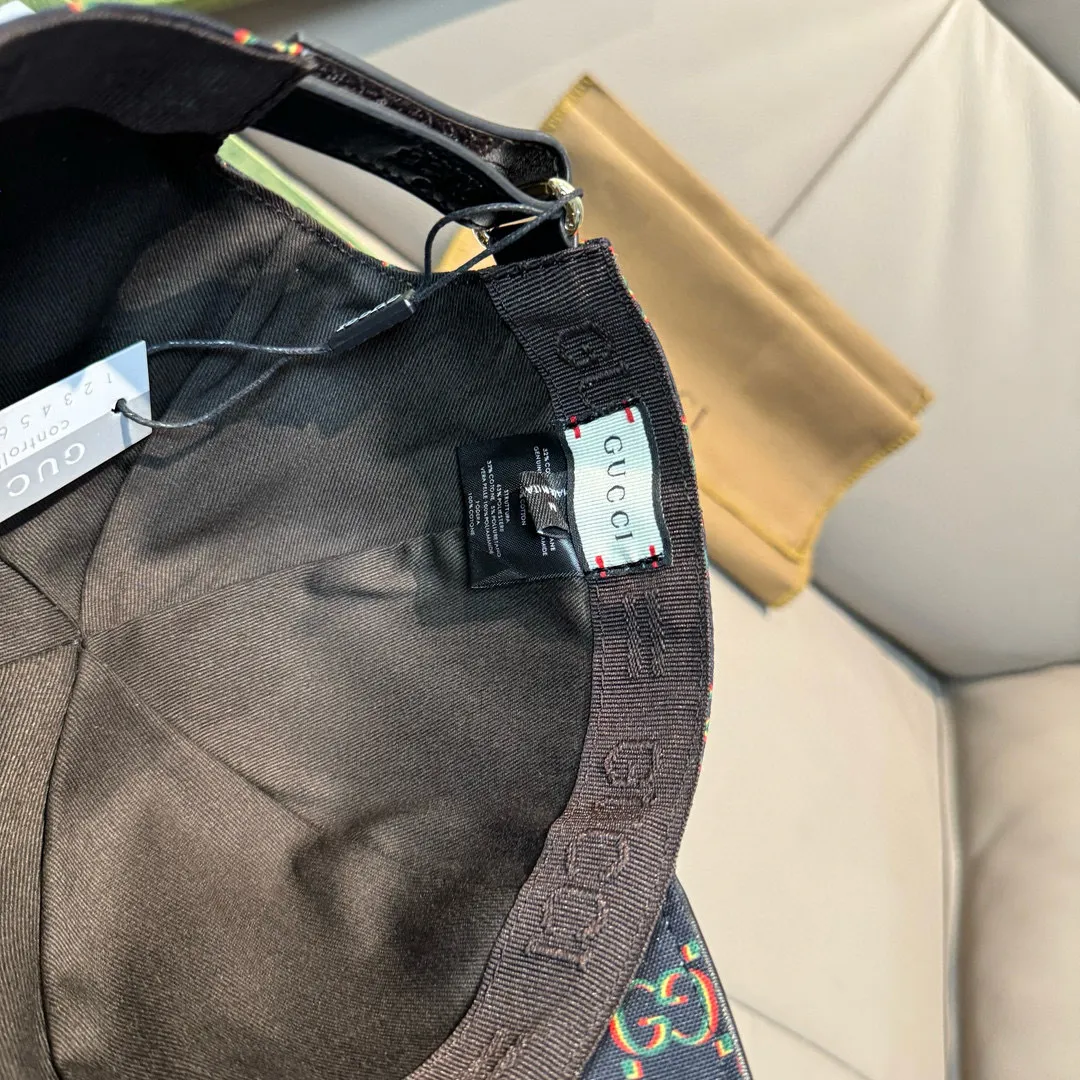 p90 New model shipped, Gucci (Gucci) new original baseball cap, double G insect print, counter 1:1, imported canvas + first layer cowhide, popular on behalf of purchasing, versatile style for men and women, great quality! The basic head circumference is 56cm, and the patch is adjustable.