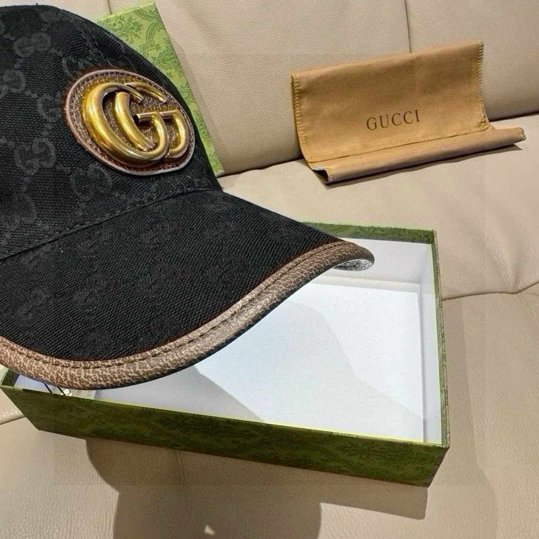 P90., Gucci (Gucci) new original baseball cap, metal double G, the latest model at the counter, 1:1 mold customization, genuine mold hardware, original canvas fabric + first-layer cowhide, original quality! The quality is great, the basic head circumference is 56cm, and the patch is adjustable.