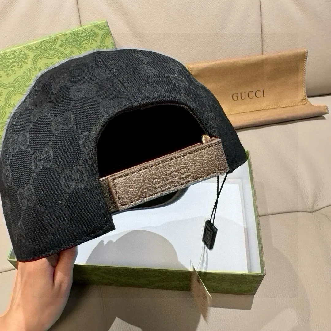 P90., Gucci (Gucci) new original baseball cap, metal double G, the latest model at the counter, 1:1 mold customization, genuine mold hardware, original canvas fabric + first-layer cowhide, original quality! The quality is great, the basic head circumference is 56cm, and the patch is adjustable.
