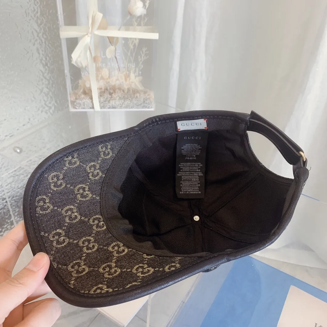 P70 Gucci Baseball Cap GUCCI🧢Original quality is now available 🔥🎩 The craftsmanship is very exquisite, high-end and classy! Low-key, luxurious and charming, easy to carry! Running volume!
