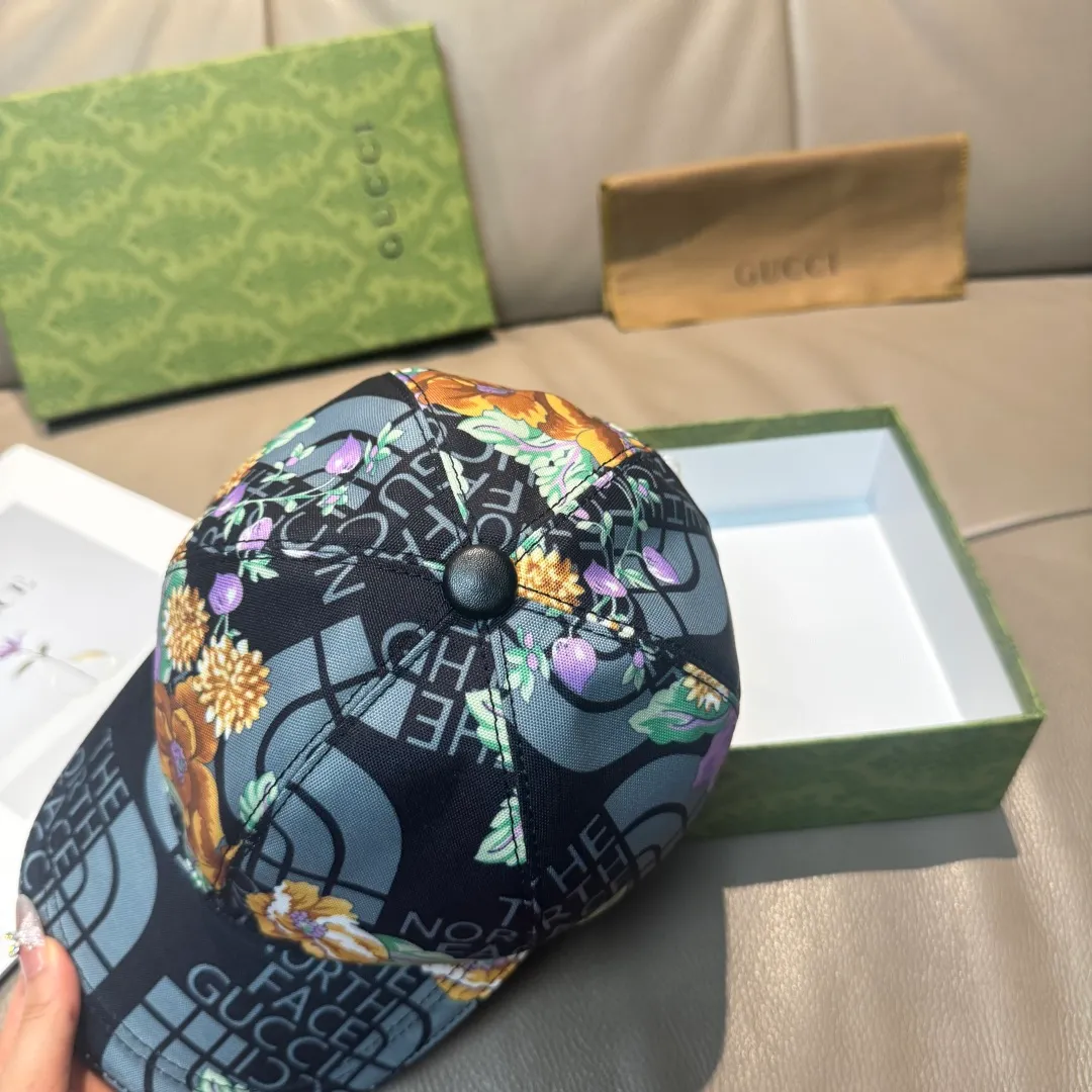 p90, Gucci (Gucci) new original baseball cap, Gucci north print, counter 1:1, imported canvas + first-layer cowhide, popular purchasing agent, versatile style for men and women, great quality! The basic head circumference is 56cm, and the patch is adjustable.