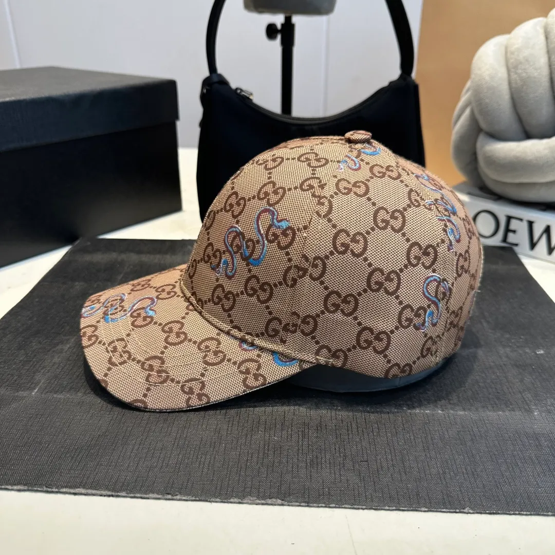 P54 Gucci Baseball Cap GUCCI🧢Official website new product, baseball cap, original quality is very popular. The workmanship is very exquisite, high-end and classy! Low-key luxury, easy to carry! Running volume!
