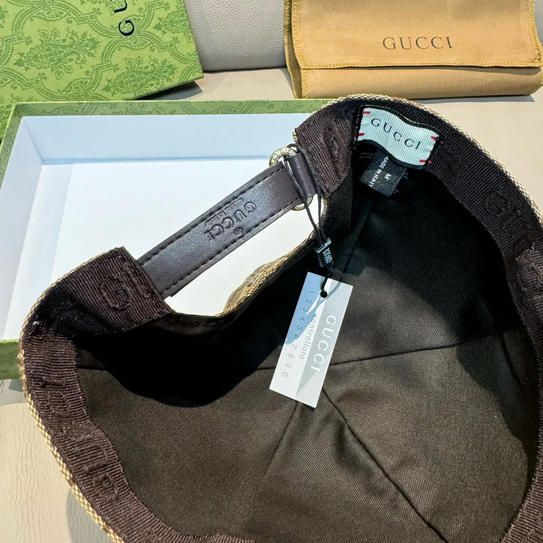 p90, Gucci (Gucci) new spring and summer original baseball cap, logo webbing, 1:1 mold customization, original canvas + first-layer cowhide, popular purchasing agent, versatile style for men and women, great quality! The basic head circumference is 56cm, and the patch is adjustable.
